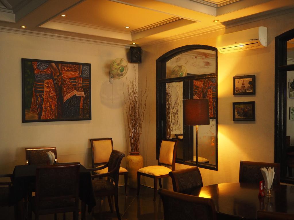 The Gecho Inn Town Джепара Екстериор снимка
