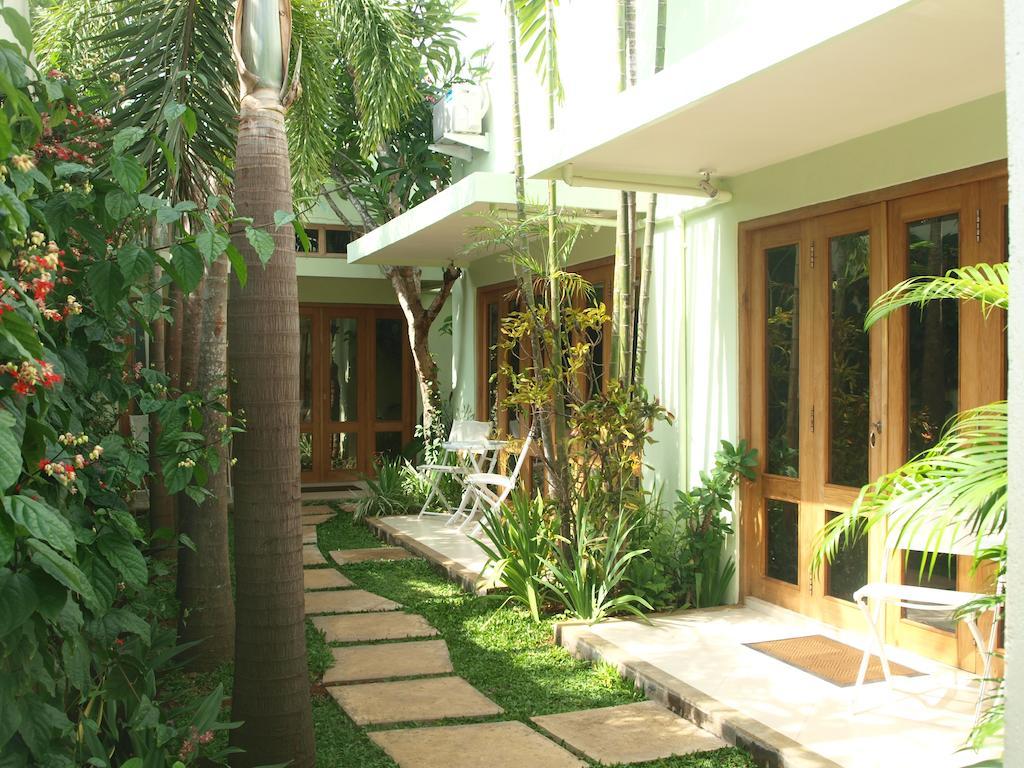 The Gecho Inn Town Джепара Екстериор снимка